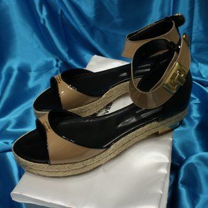 Flat black and tan strapped sandals Egidio Alves